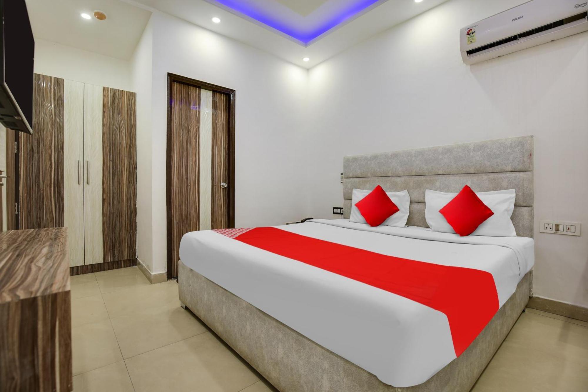 Hotel O Av Continental Zirakpur Extérieur photo
