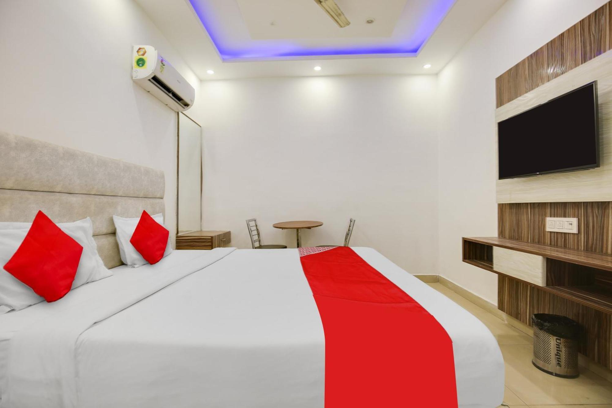 Hotel O Av Continental Zirakpur Extérieur photo