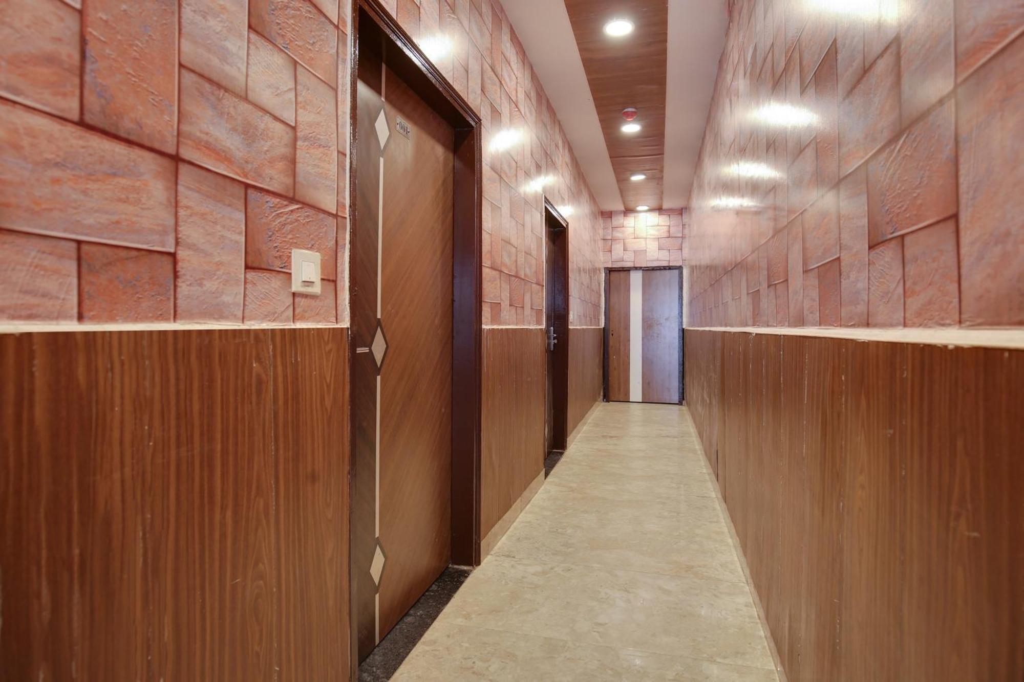 Hotel O Av Continental Zirakpur Extérieur photo