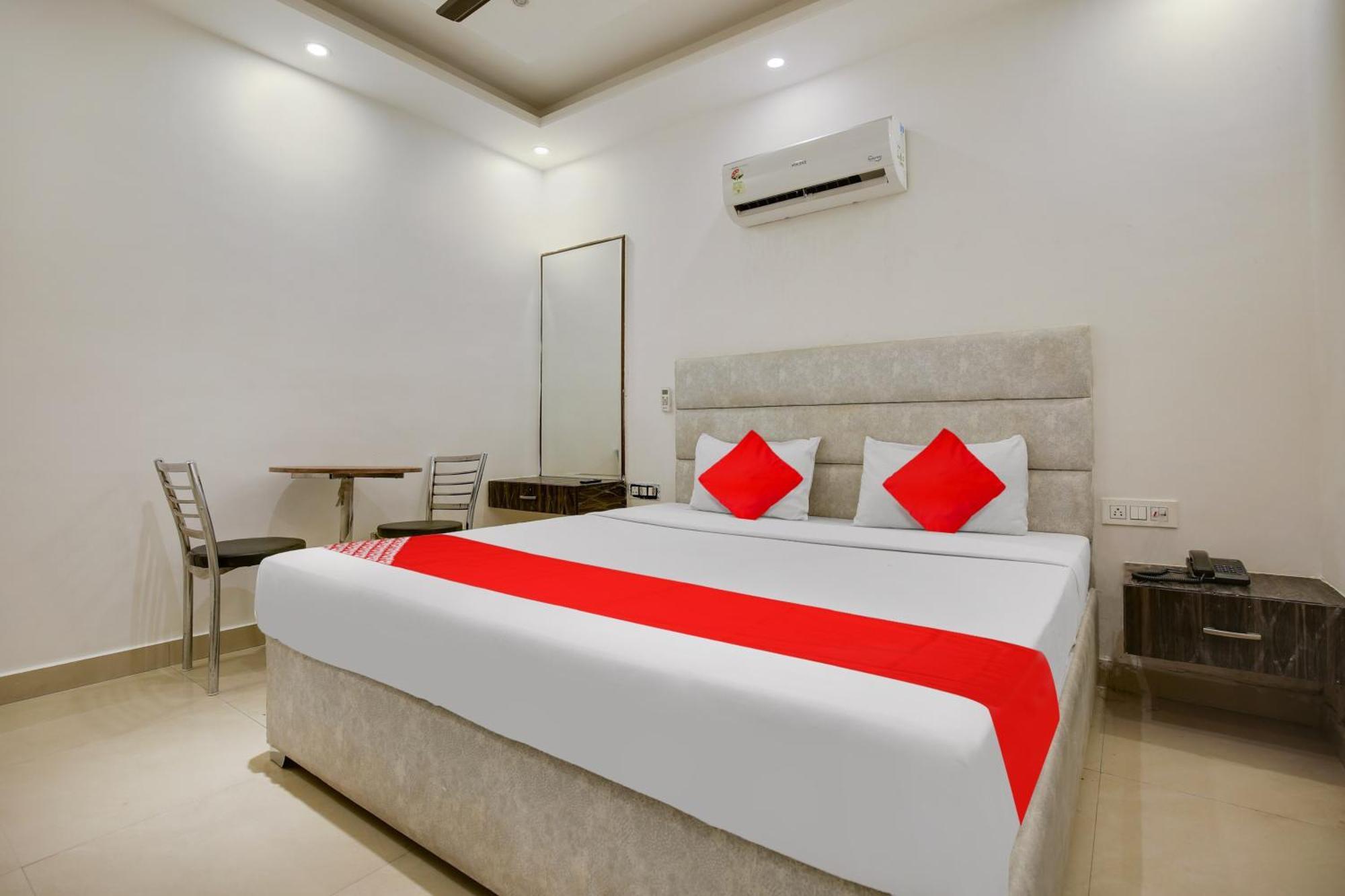Hotel O Av Continental Zirakpur Extérieur photo