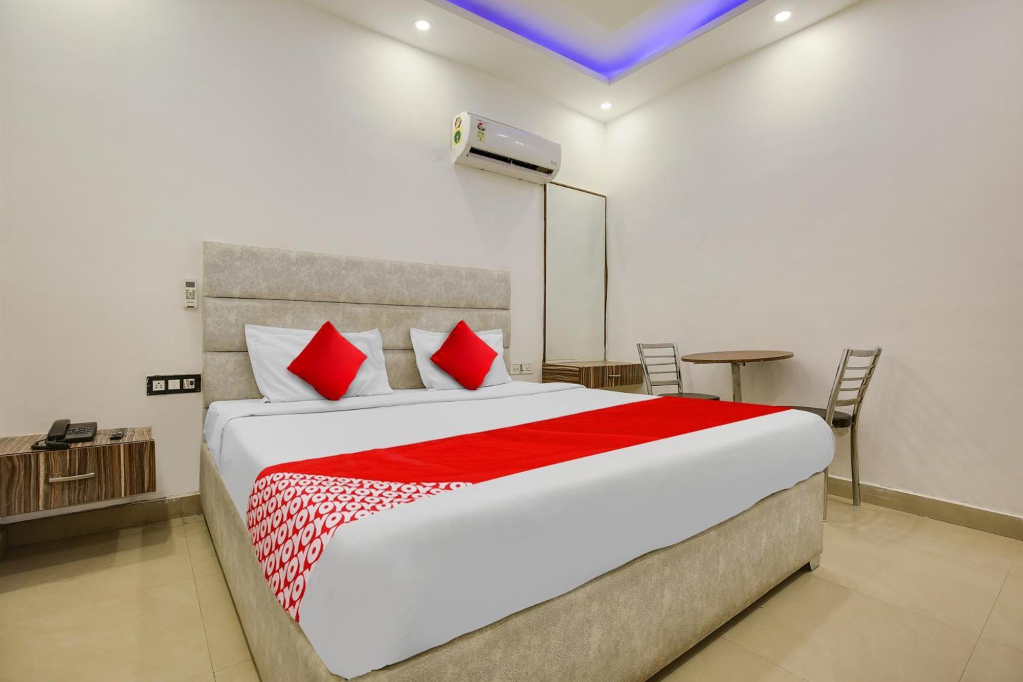 Hotel O Av Continental Zirakpur Extérieur photo