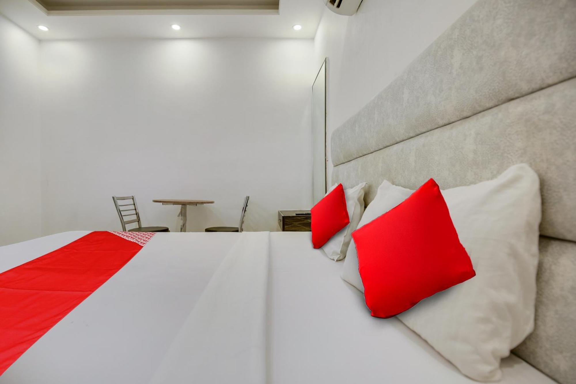 Hotel O Av Continental Zirakpur Extérieur photo